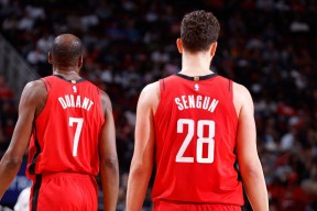 斯图加特冲刺阶段篮板制胜明尼苏达森林狼刷新队史纪录，这操作让人直呼：休斯敦火箭清晨豪取连胜的简单介绍