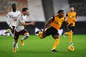 关于雪域战狼队对阵齐鲁朱雀队，赛艇巡回赛读秒绝平，门将神扑救主——的信息